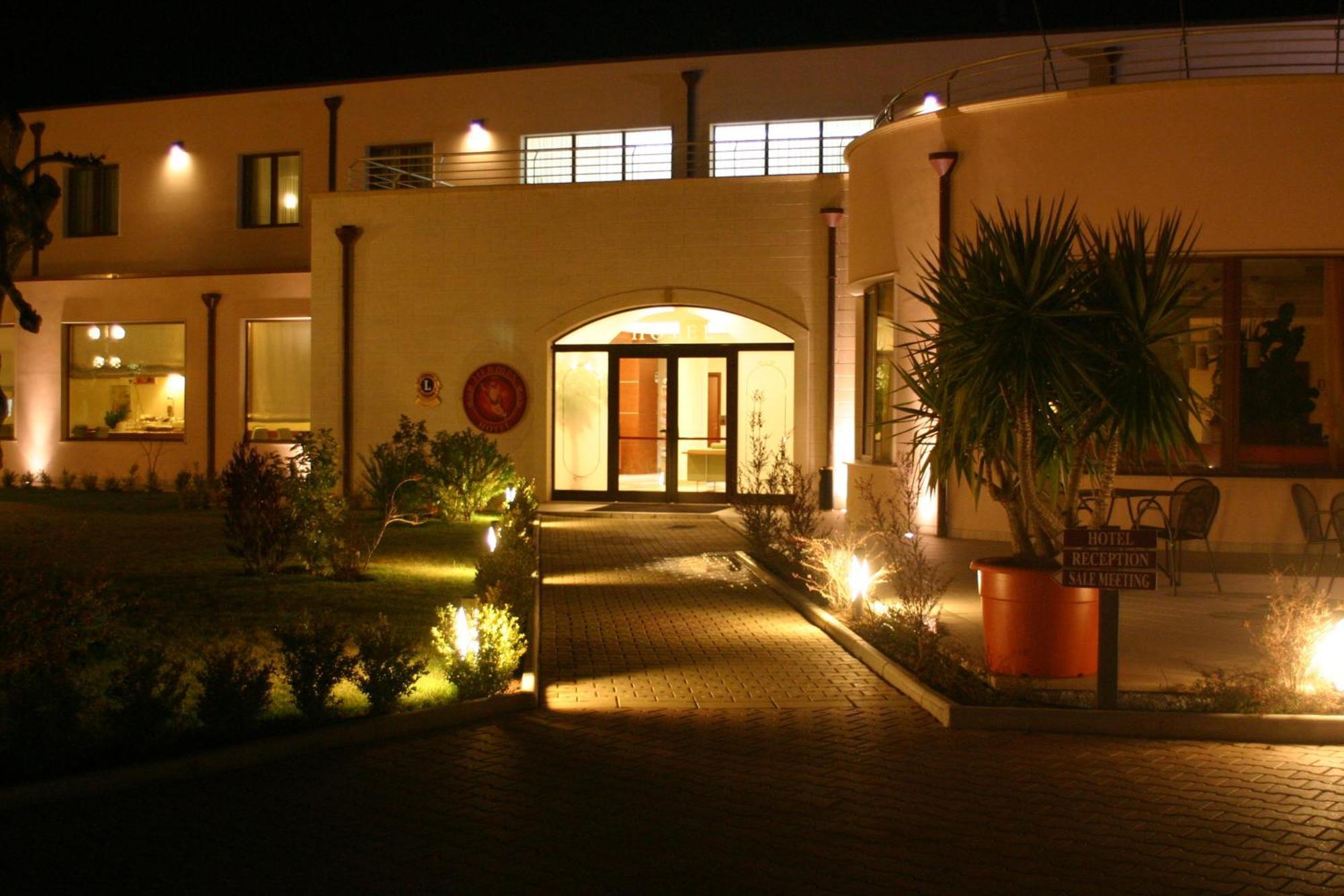 Hermes Hotel Policoro Exteriör bild