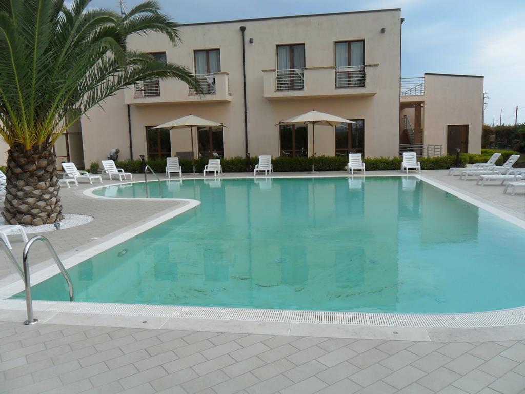 Hermes Hotel Policoro Exteriör bild