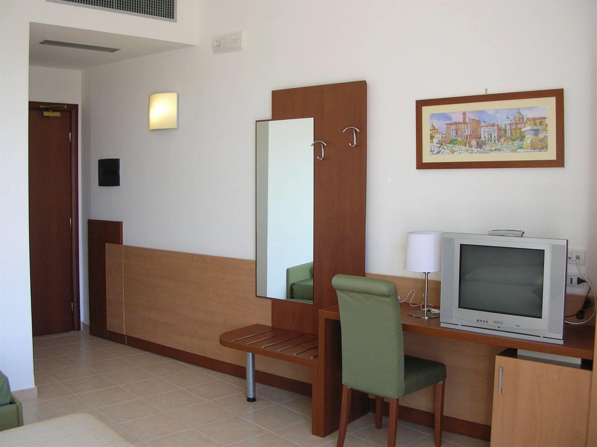Hermes Hotel Policoro Exteriör bild
