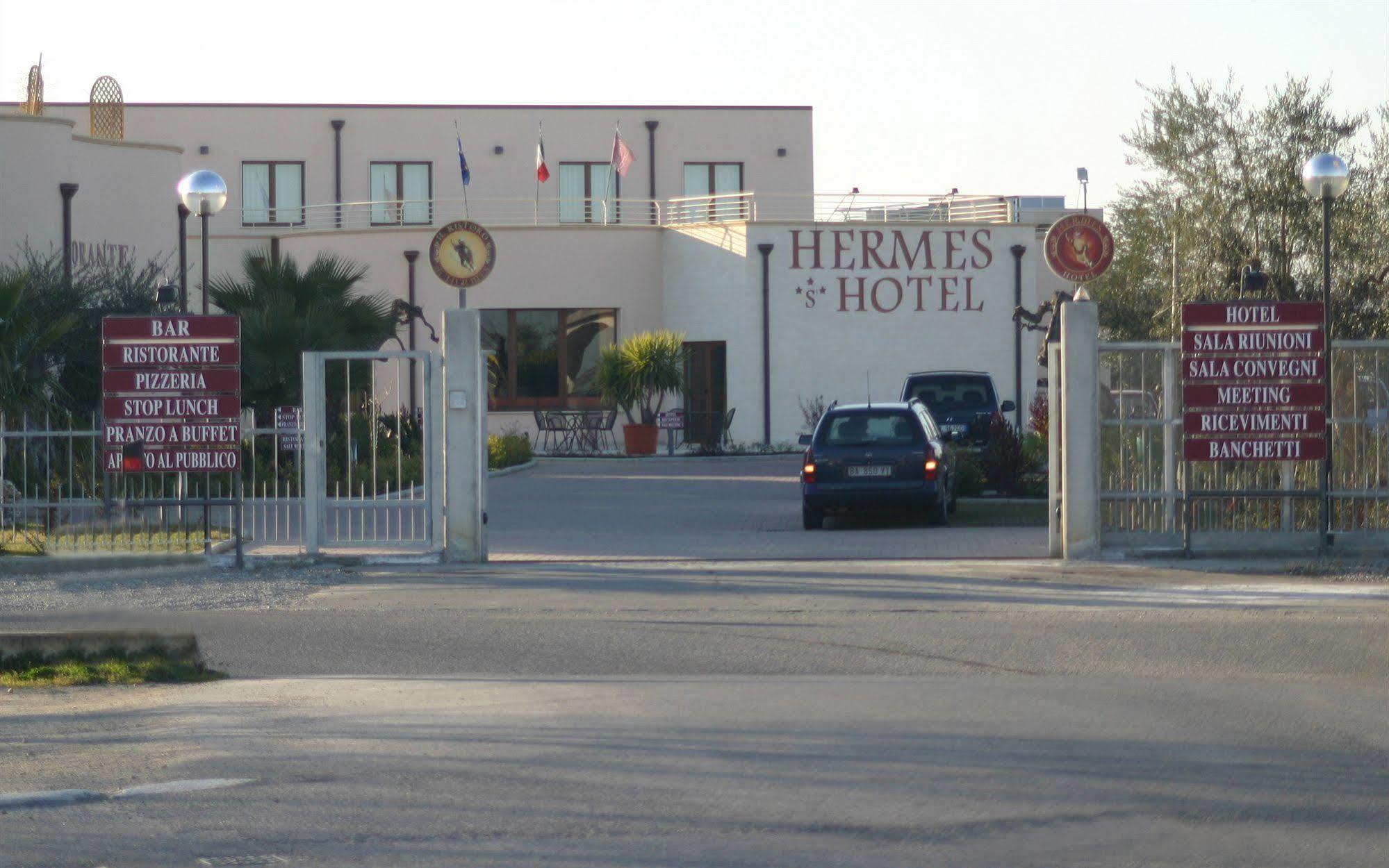 Hermes Hotel Policoro Exteriör bild