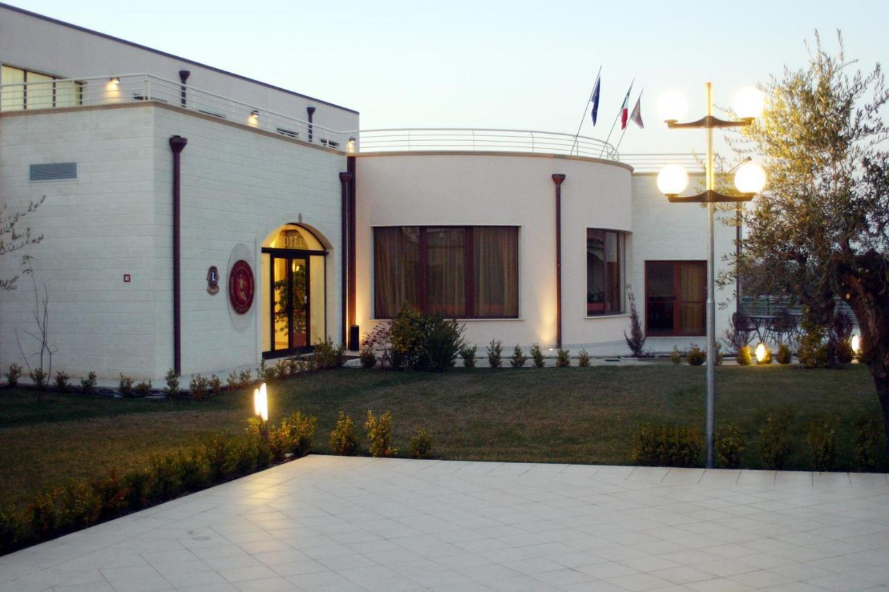 Hermes Hotel Policoro Exteriör bild