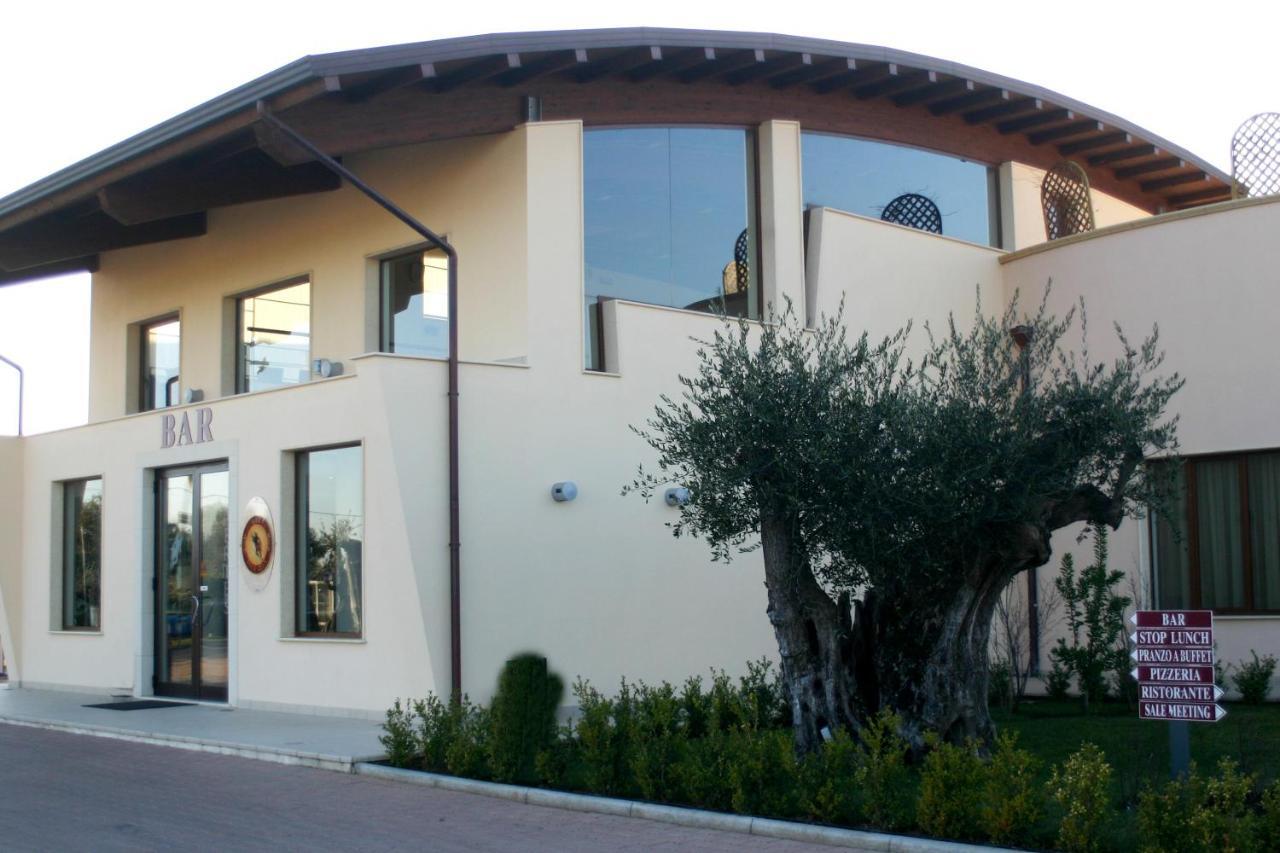 Hermes Hotel Policoro Exteriör bild